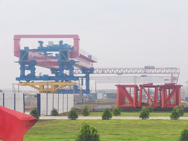 遼寧本溪節(jié)段拼架橋機(jī)出租公司 運(yùn)架一體機(jī)的預(yù)檢內(nèi)容